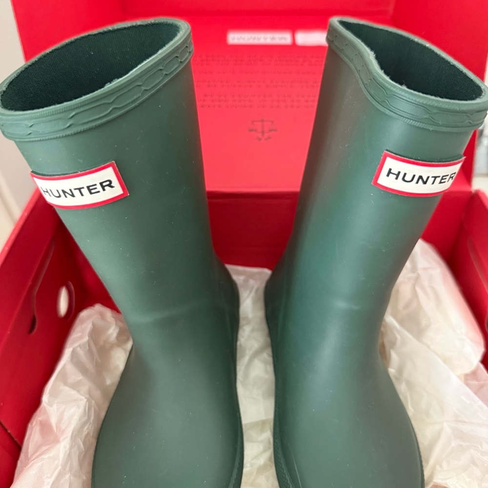 Hunter Kids First Classic Green Label Box with Red Trim